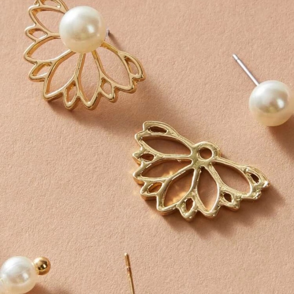 💥Sale💥 4 for 20 6pair Heart and PearlEarring Set - Picture 3 of 3